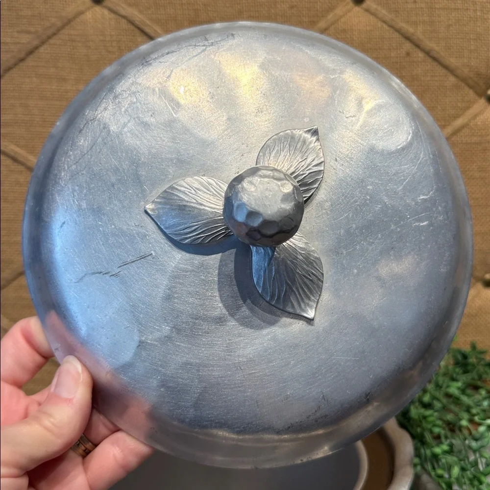 Vintage Everlast Lidded Ice Bucket
